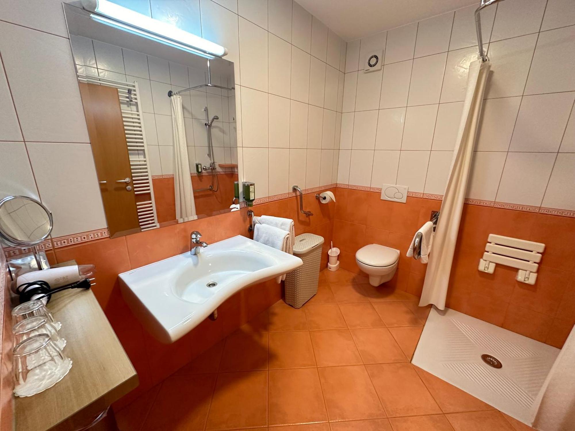 Boutique Hotel Loka Шкоф'я-Лока Екстер'єр фото
